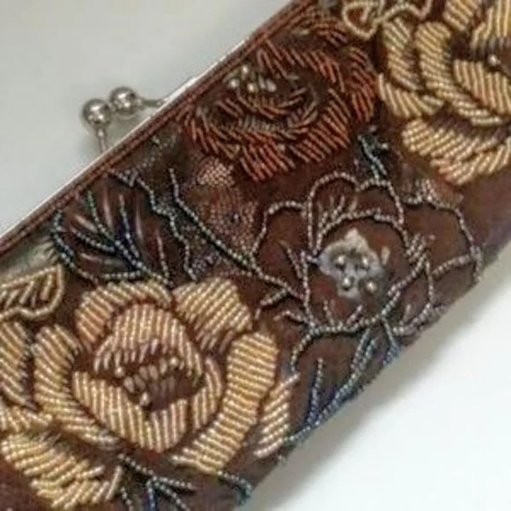 Floral Pattern Iridescent Beaded clutch handbag w/removable Amber Beaded strap